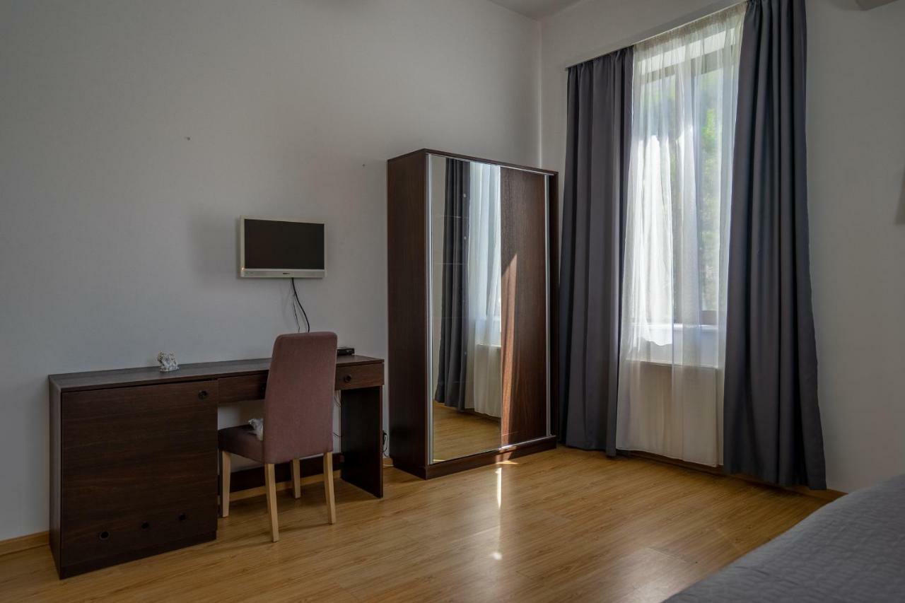 Vera View Hotel Tbilisi Bagian luar foto